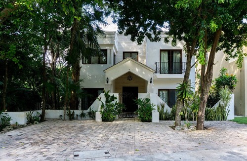 Playacar Villa | Villa Uxmal by BVR