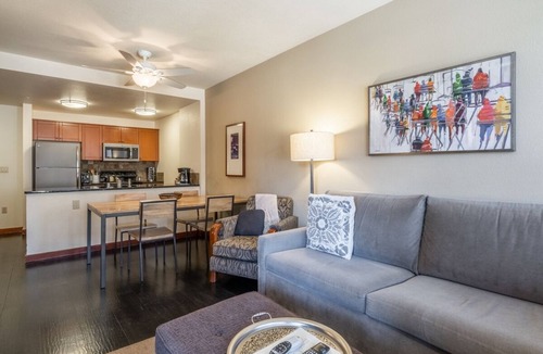 Mammoth Lakes Condo | Village Condo, in Lincoln House- Mountain Views! Hot Tub Access!