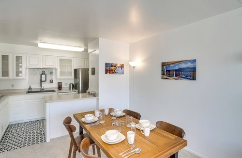 Ocean Park Condo | Walk to Beach & Boardwalk! Condo in Santa Monica