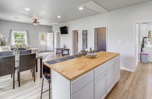 McAlester House | Walkable Neighborhood! Extended Stay in McAlester