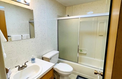 Downtown Anchorage House | Waterfront unit! Walk to shops, dining, & trails!