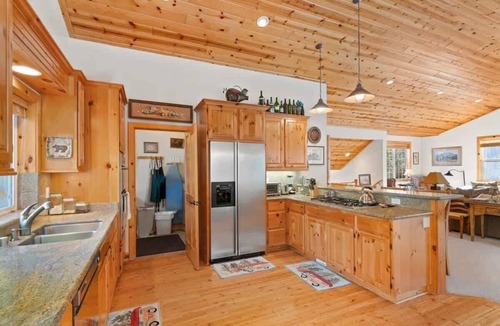 McKinney Estates Cabin | West Shore's Secret - Newer Build - Spacious Family Home