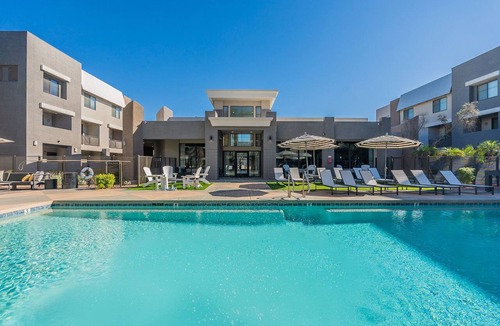 Glendale Sports and Entertainment District Apartment | Westgate Luxury Apartment
