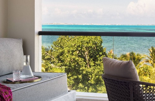 Punta Sam Hotel | White Sand Beachfront Retreat with Rooftop Hot Tubs