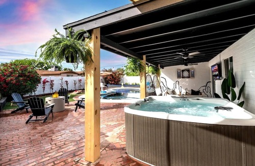 Dobson Ranch House | WOW! Luxury Desert Oasis!