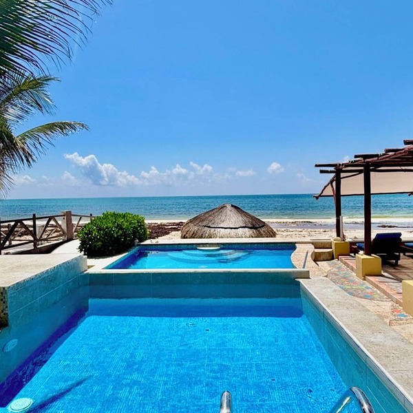 Beachfront 4 Bdrs. Penthouse with Private Pool, Chef, Housekeeper