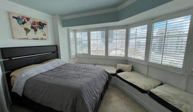 1.5 Blocks from the Beach 2BR/2BA Miami Beach Condo in Miami Beach