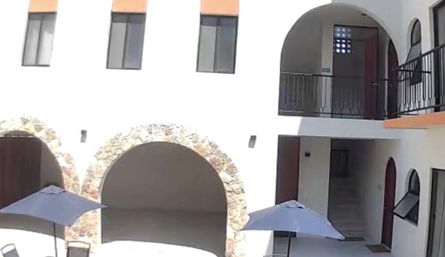 1-bedroom penthouse with AC, pool, close to the beach and town in El Cuyo
