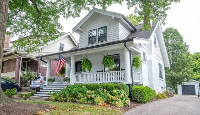 1320 Duncan Ave · Hyde Park Hideaway in Cincinnati