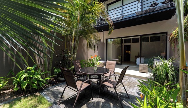 1BR Garden Condo | Walk to Beach | Pool & Gym