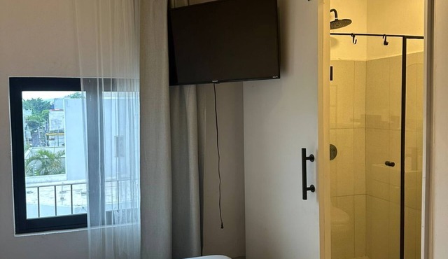2-bedroom apartment next to the Expiatorium