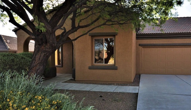 2 BR 2 Bath in Canoa Ranch an age restricted, gated, golf course community.