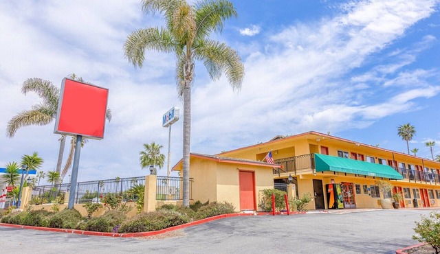 2 Full Beds Non-Smoking in Oceanside