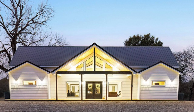 2 Riverfront Cabins | Heated Pools | Sleeps 22 in Broken Bow