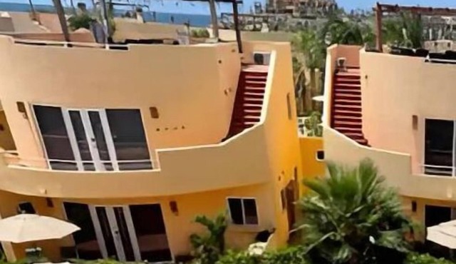 2C-Stunning Top Floor, 2BR, 1.5B Breathtaking view in El Pescadero