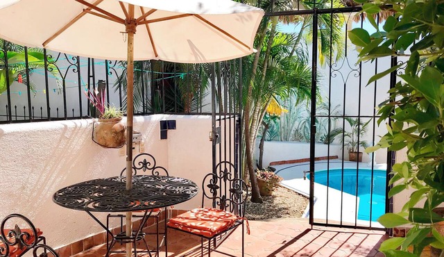 3 bdrm house with Private Pool & Steps from Manzanillo Beach