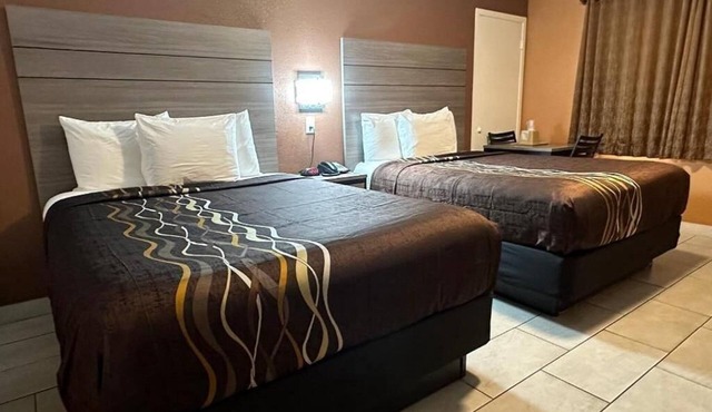 3 Bedroom Full Property 2 Queen beds and 2 Single Queen beds