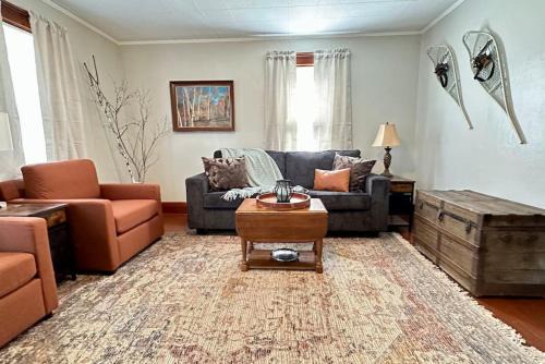 3 beds in Gorham direct trail access in Gorham