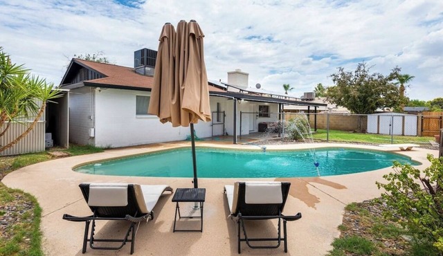 3BR Phoenix Home with Pool, Games, and Comfort in Phoenix