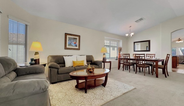 3BR w private yard, grill, garden view in San Tan Valley