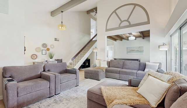 4BR Dog-Friendly Home w/Pool, Spa, Grill & A/C