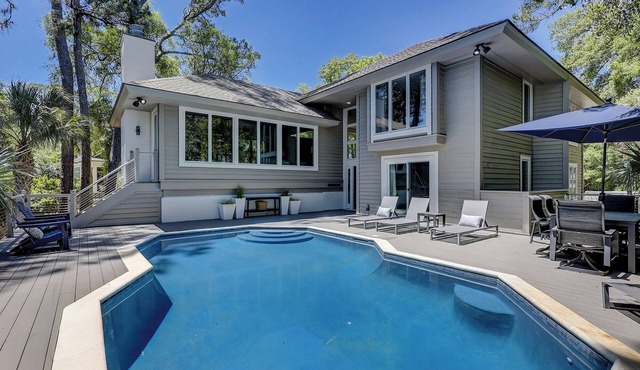 4th Row Ocean on Beach Path - Dog Friendly - Private Pool - Sea Pines Home in Hilton Head Island