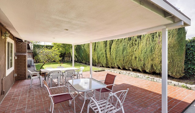5 Mi to Anaheim Convention Center: Retreat w/Yard in Anaheim