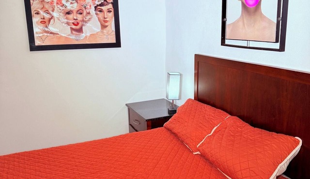 A 4-minute walk from gay clubs and a 12-minute walk from the gay beach