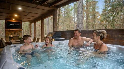 Amazing Views Hot Tub Fire Pit Dog Friendly in Broken Bow