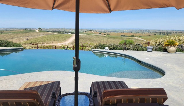 Amazing Views in the heart of wine country! Just minutes to Paso Robles.
