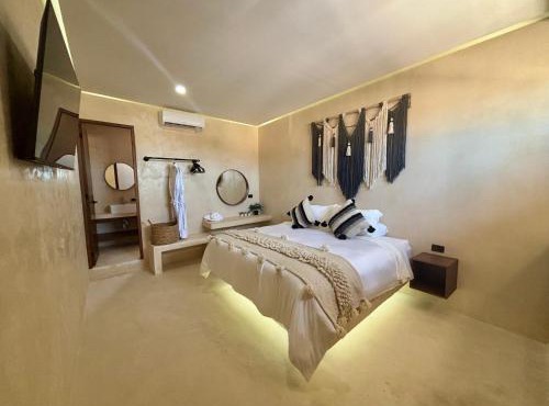Ananda Hotel Boutique