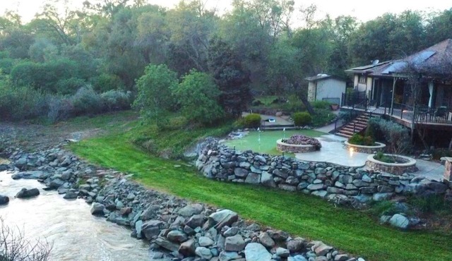 August specials Private Riverfront Retreat Hot Tub Near Wineries & Trails