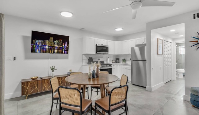 Bayview Regency Apartments By Lowkl in Fort Lauderdale