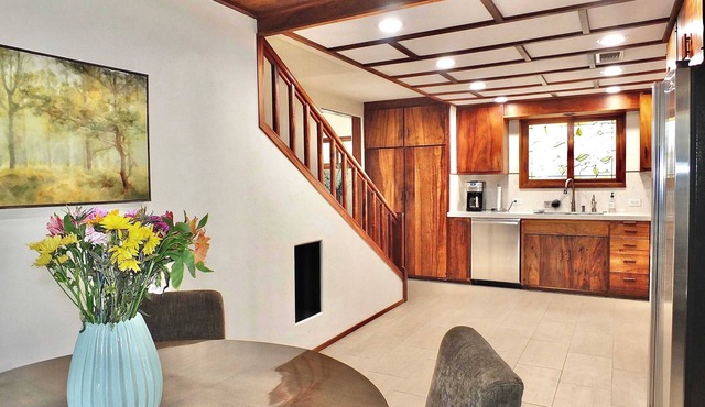 Beachside Sanctuary – Lovely 3 BDR Steps to Ocean! in Long Beach