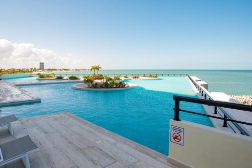 Beautiful 2BR Condo with unforgettable ocean views Yucalpeten Marina Resort