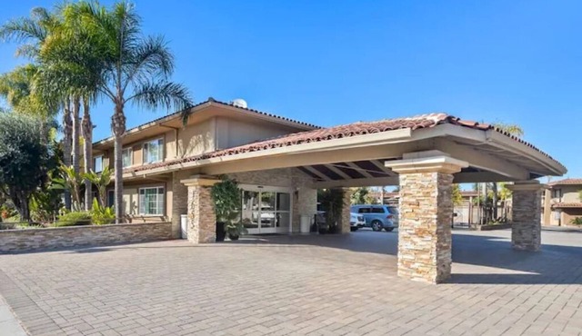 Best Western University is your Super Bowl Home 4.7 miles to Levi's Stadium!