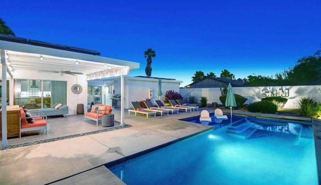 Biskra by AvantStay | Classic Palm Springs Getaway W/Outdoor Living & Pool!