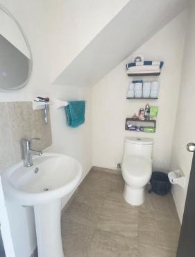 Bonita y cómoda casa para relajarse y vacacionar