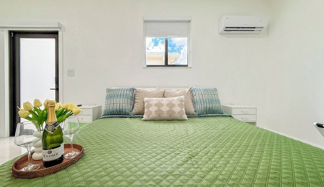 Bright & Modern Studio Private Parking Great Location in Miramar