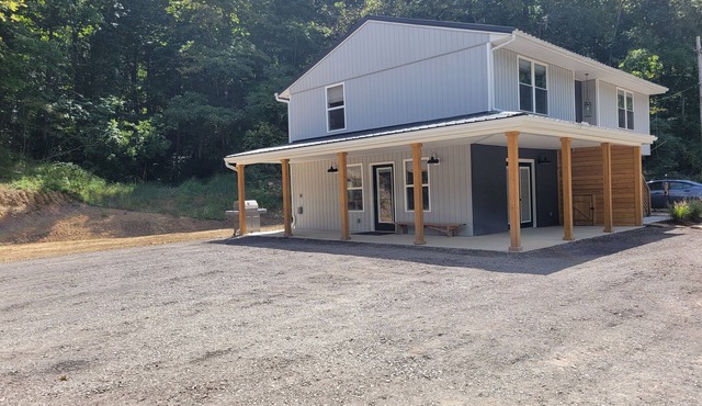 "Buckeye Porchside Retreat"n in Vinton