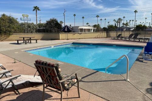 Budgetel Inn & Suites