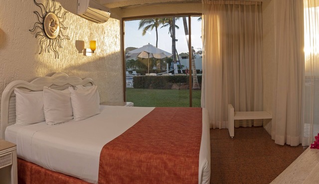 Cabo Blanco Hotel & Marina