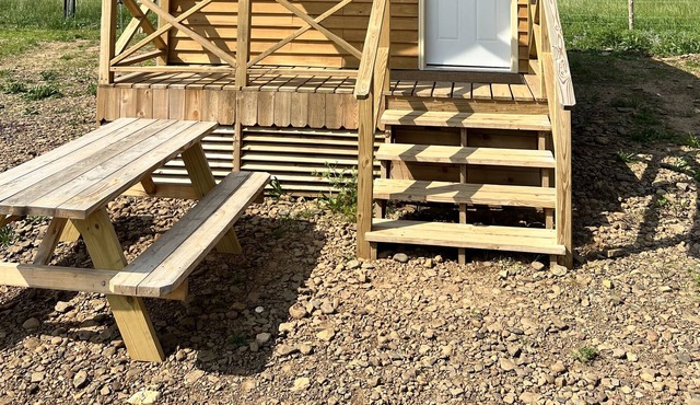 Camping Cabin with direct Mill Creek trail access! in Combs