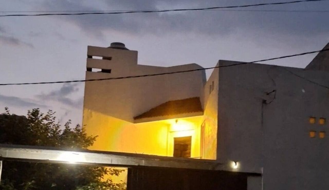 Casa Blanca ideal para familias y trabajo.