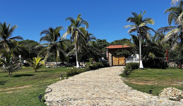 Casa de Cathy. Playa Ventura. 2 hours south Acapulco front beach. WiFi
