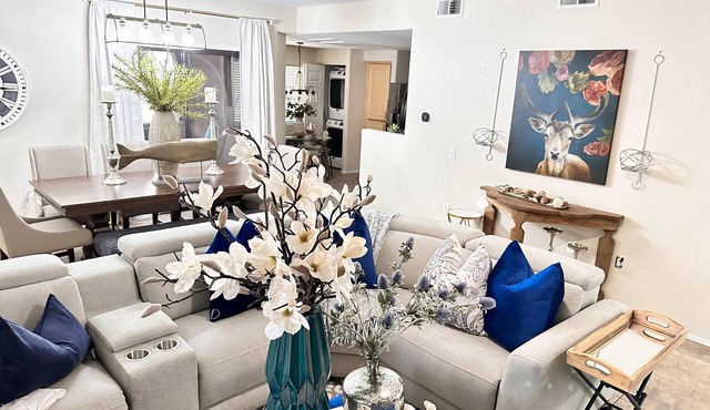 CASA LADERA - Upscale 3-Bed, 2-Bath in Phoenix