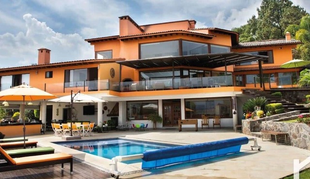 Casa Los Pinos: With lake view in Avándaro