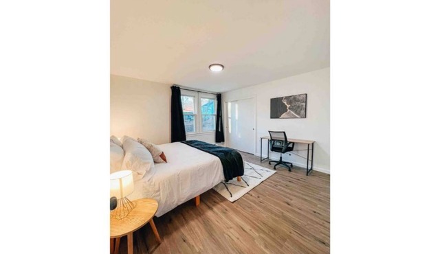 Central & Chic Apt Sleeps 7 (2 kings, 2 full beds) no cleaning fee in Wallingford