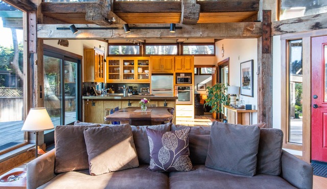 Chapman Point House - beauty, history and modernity all in one. in Mendocino