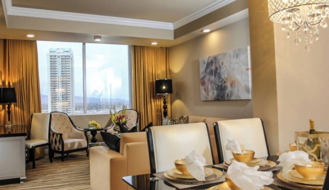 Charming 1-bedroom villa with jetted hot tub located in the heart of Las Vegas in Las Vegas